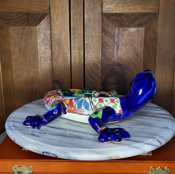 Pottery Gecko - Picture 12 of 17